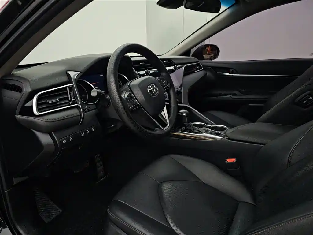 Toyota Camry 2021 2.5G Luxury Edition фото 6