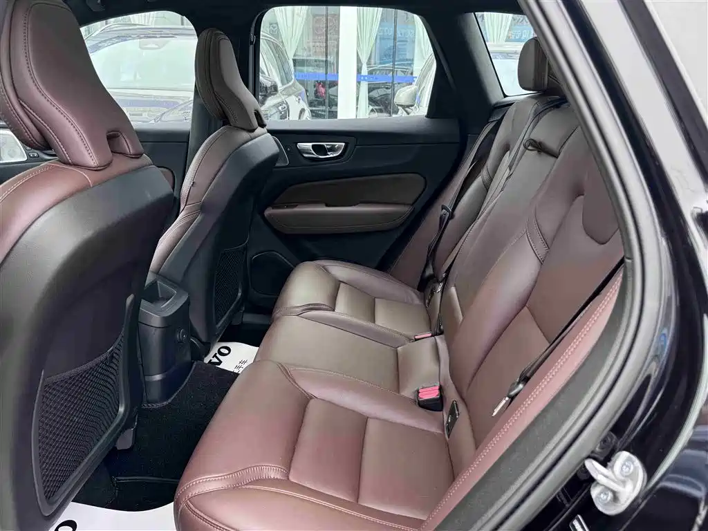 VOLVO XC60 PLUG IN HYBRID