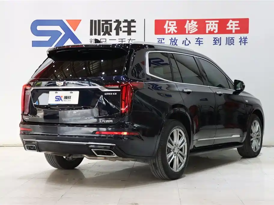 CADILLAC XT6