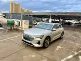 Photo 6 - Audi e-tron