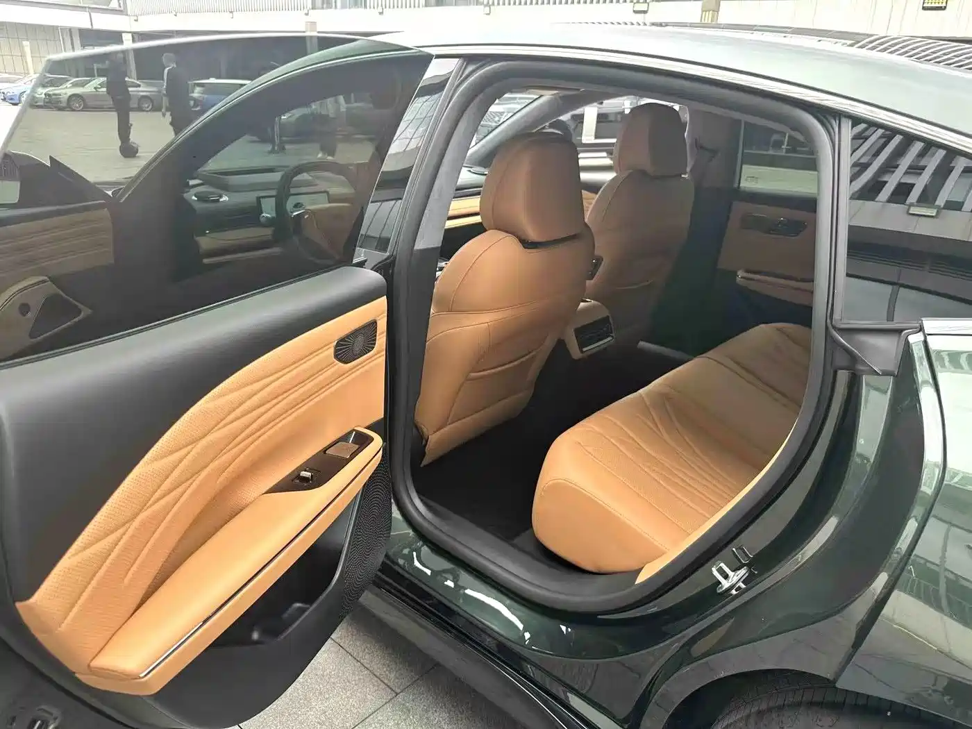 Geely Galaxy Galaxy Xingyao 8 2025 60km EM-i Luxury Edition фото 7