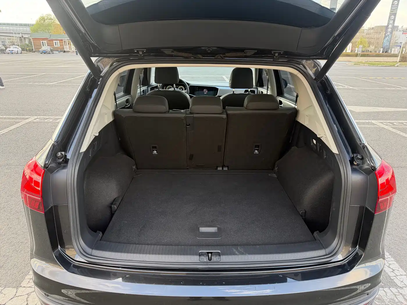 Volkswagen Tayron 2022 280TSI 2WD Luxury Smart Connect Edition фото 20