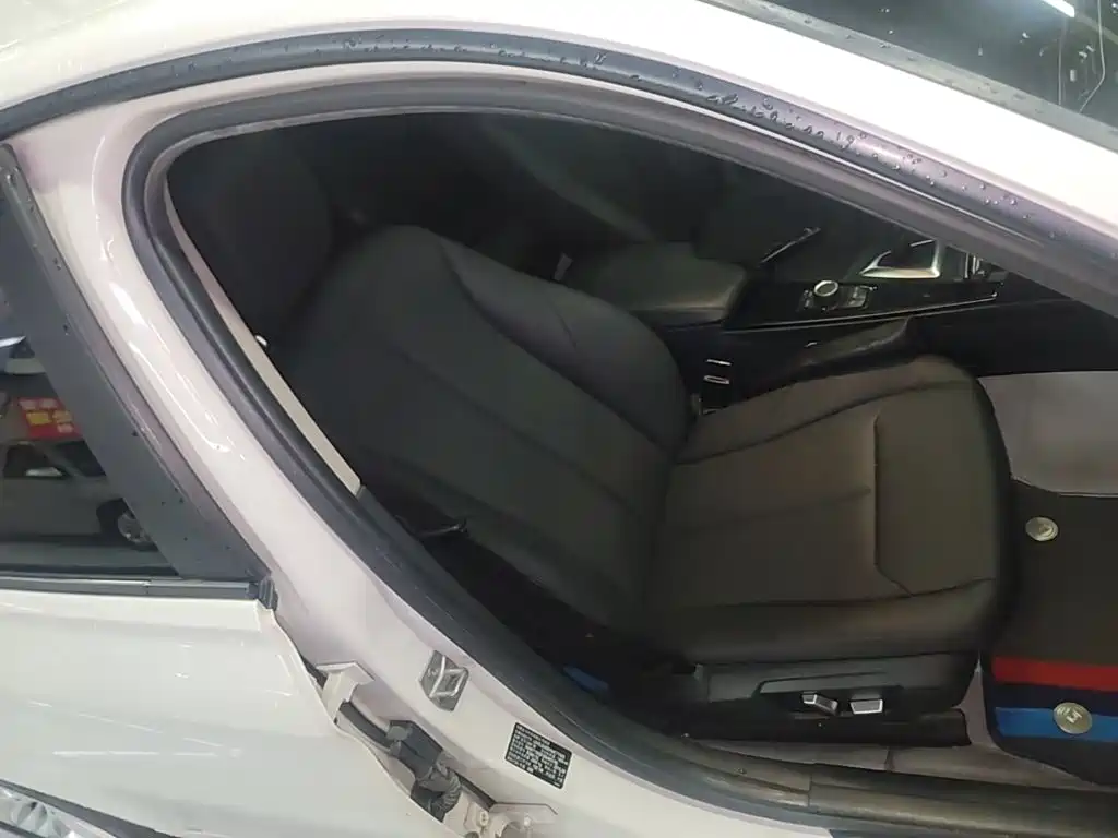 Фото 25 - BMW 3 Series
