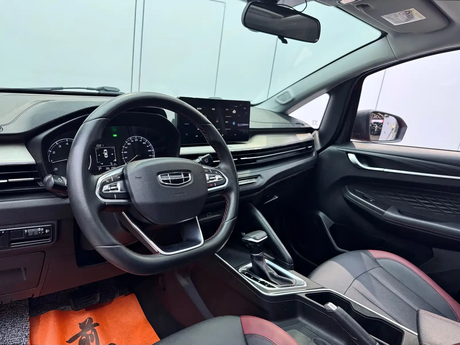 Фото 8 - Geely Vision X3
