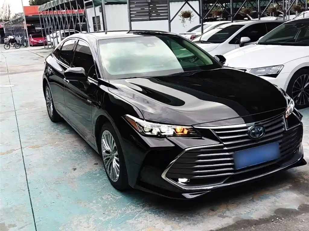 Toyota Avalon 2019 Hybrid 2.5L XLE Premium Edition China VI фото 4