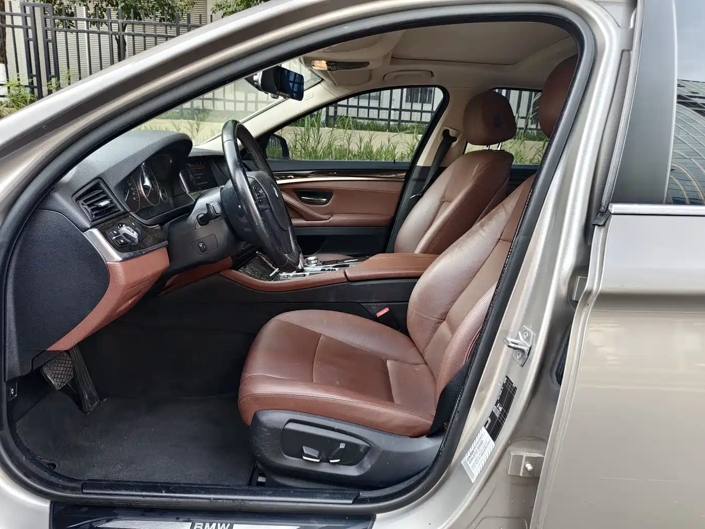 BMW 5 Series 2014 525Li Leading фото 9