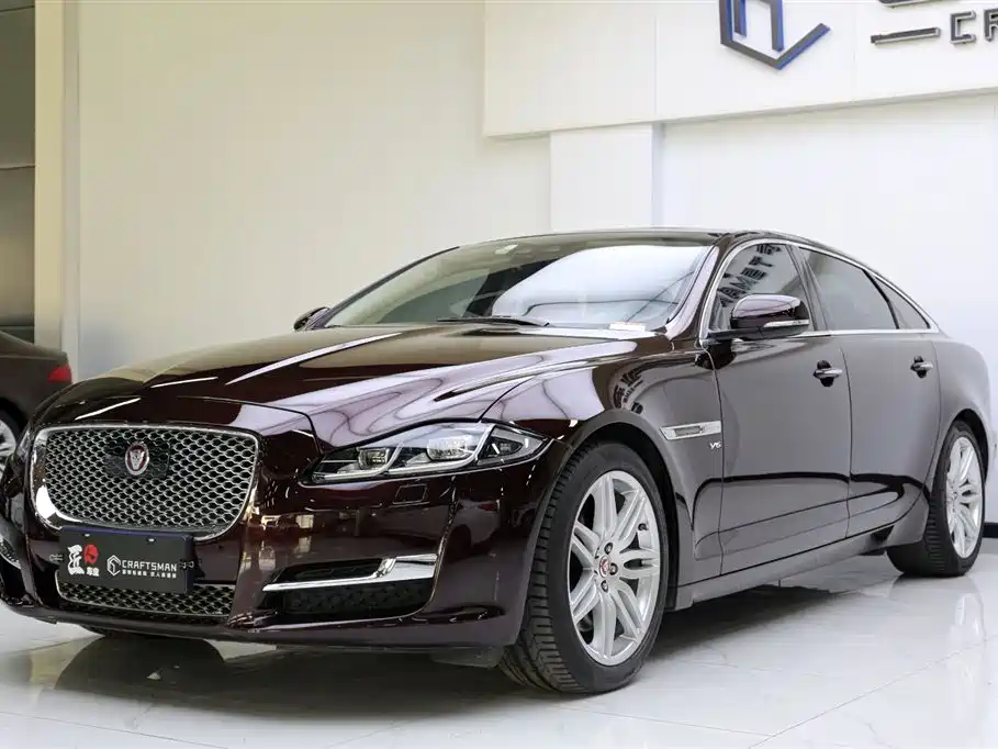 JAGUAR XJ