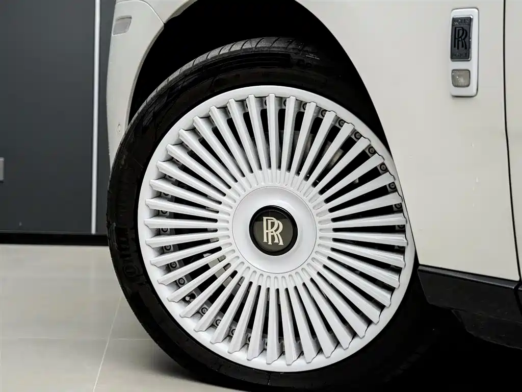 Rolls-Royce Cullinan 2018 4-Seater Version фото 7