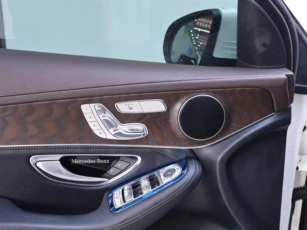 Mercedes-Benz GLC 2017 GLC 300 4MATIC Dynamic фото 17