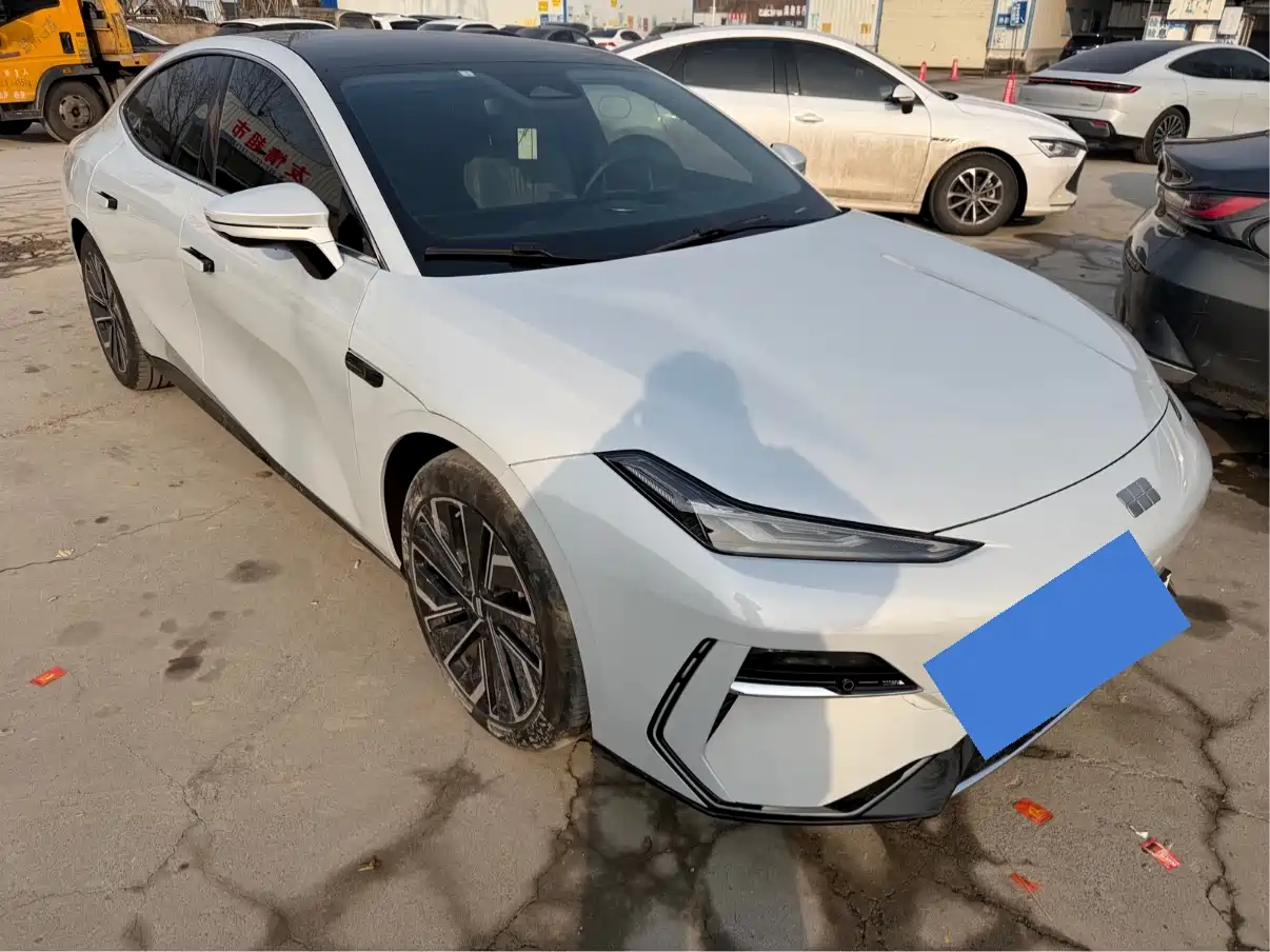 GEELY GALAXY GALAXY E8