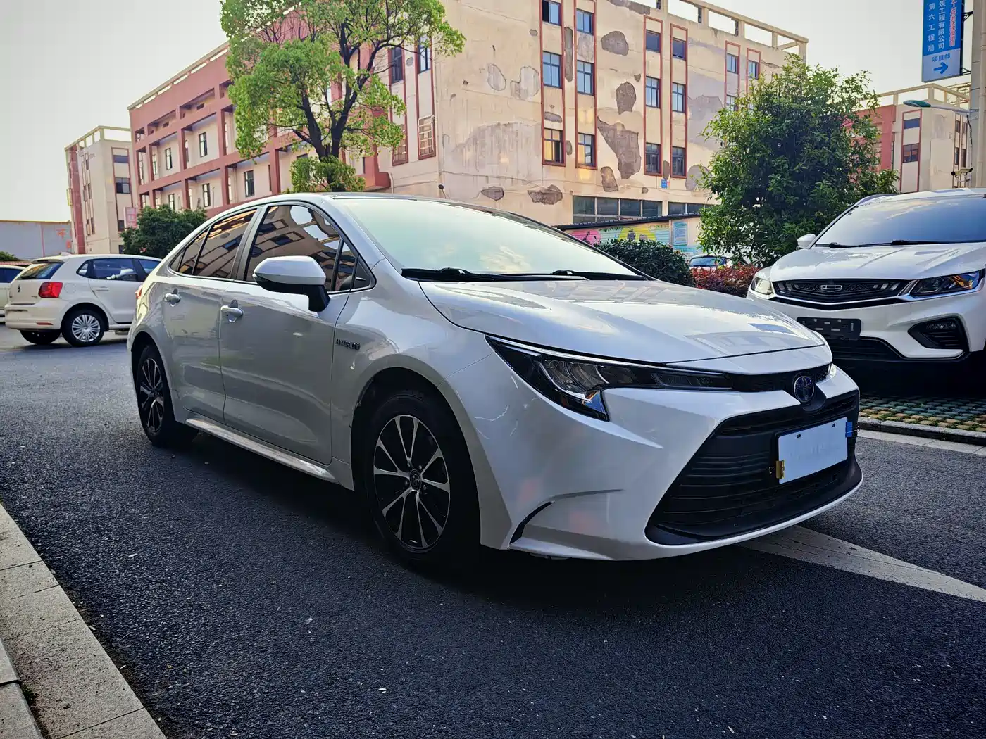 Toyota Levin 2024 Smart Hybrid 1.8L Leading Edition фото 2