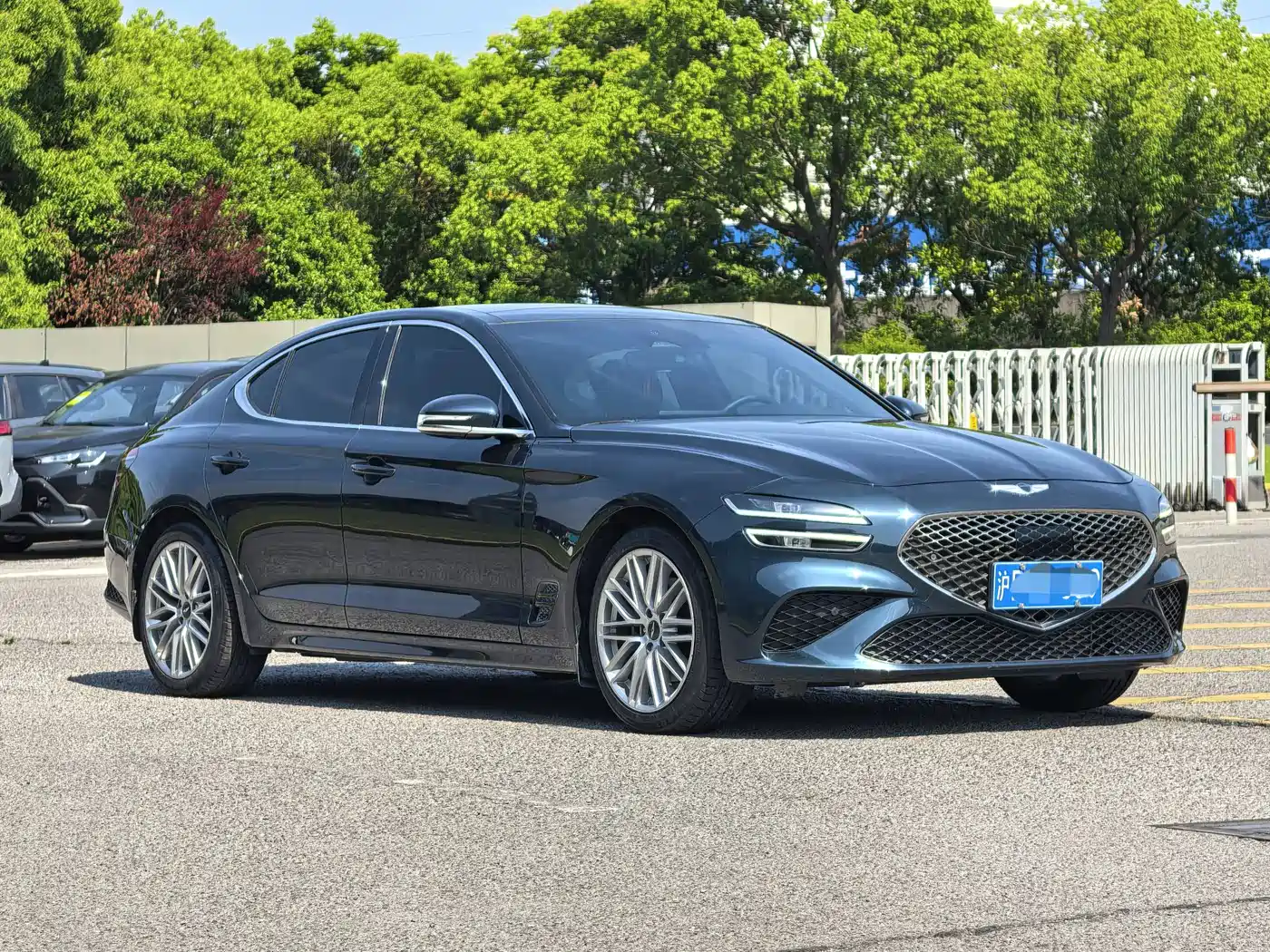 Genesis G70 2022 2021 2.0T RWD Luxury Edition