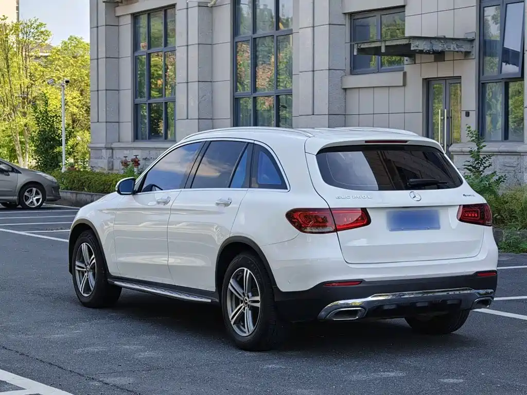 MERCEDES-BENZ GLC