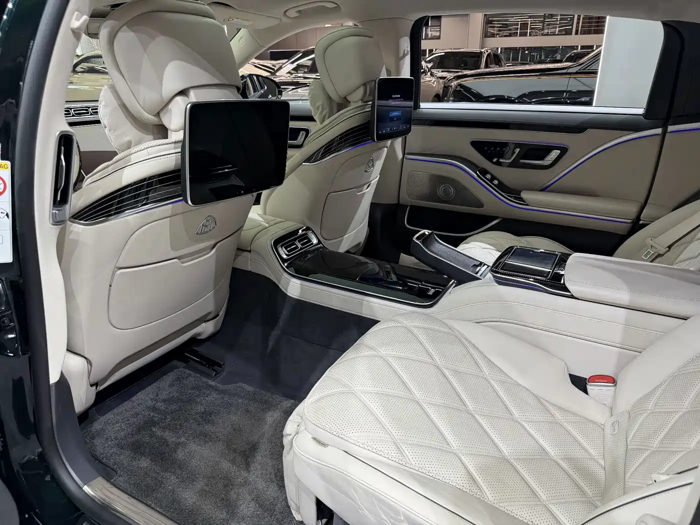 Фото 9 - Mercedes-Benz Maybach S-Class