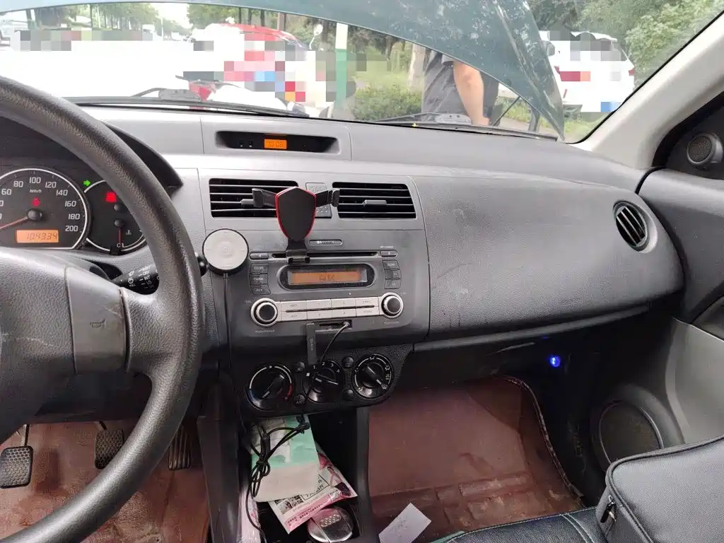 Photo 14 - Suzuki Swift