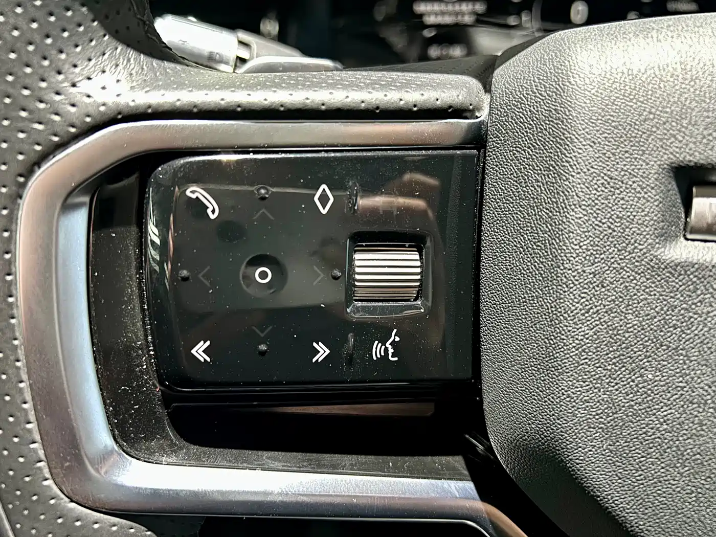 Land Rover Range Rover Evoque 2022 Range Rover Evoque L 249PS R-Dynamic Luxury Edition фото 12