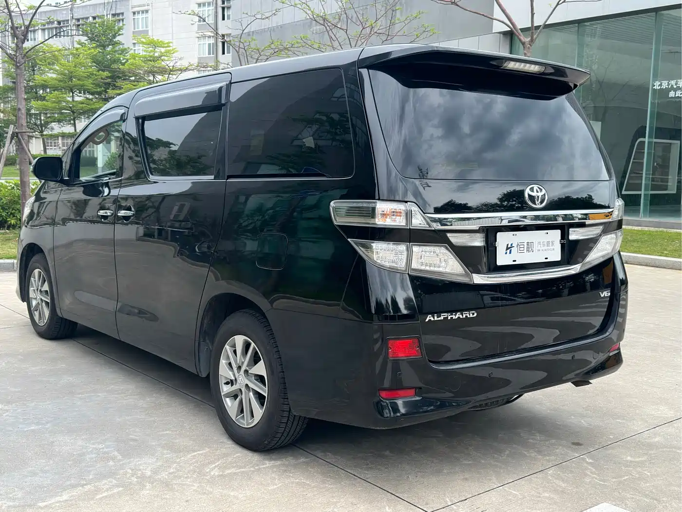 Toyota Alphard 2012 3.5L Luxury Edition фото 5