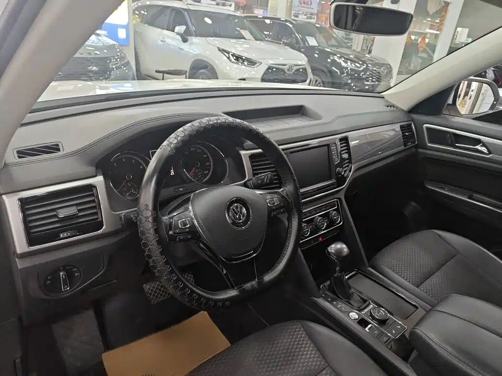 Фото 13 - Volkswagen Teramont