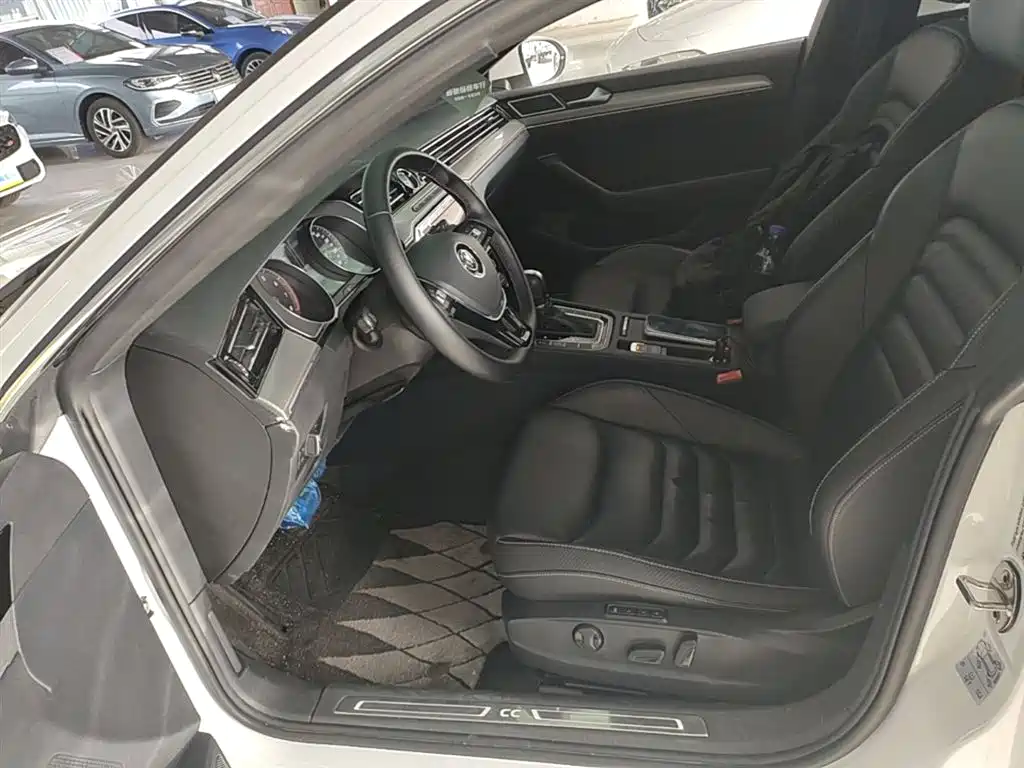 Volkswagen FAW-Volkswagen CC 2019 330TSI Charm Edition China VI фото 15