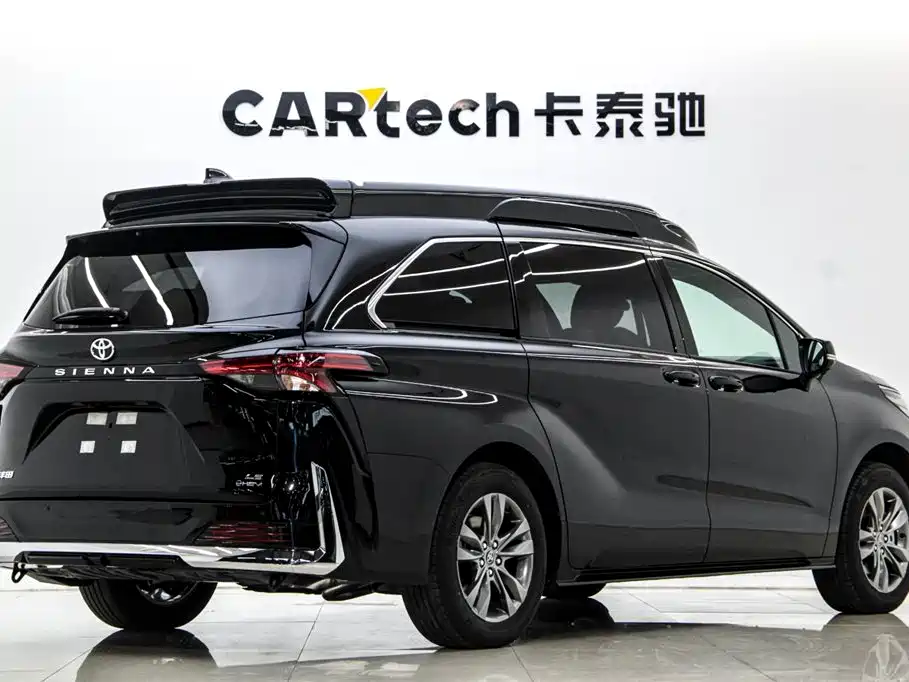 Toyota Sienna 2024 2.5L Hybrid Comfort Edition фото 6