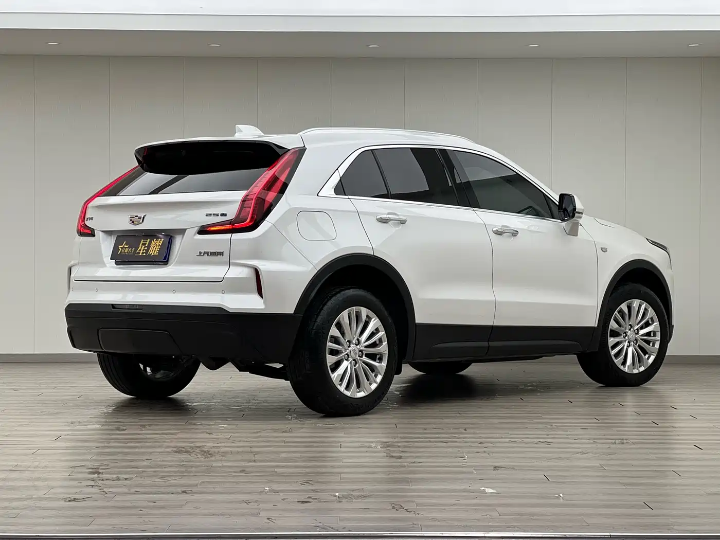 CADILLAC XT4
