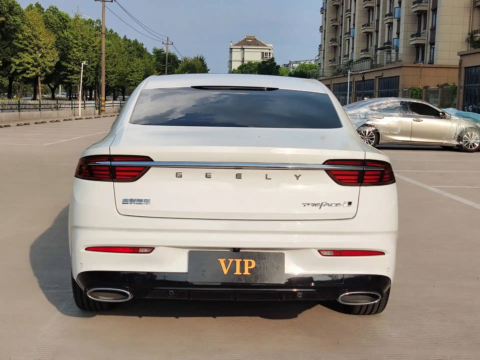 Фото 7 - Geely Preface