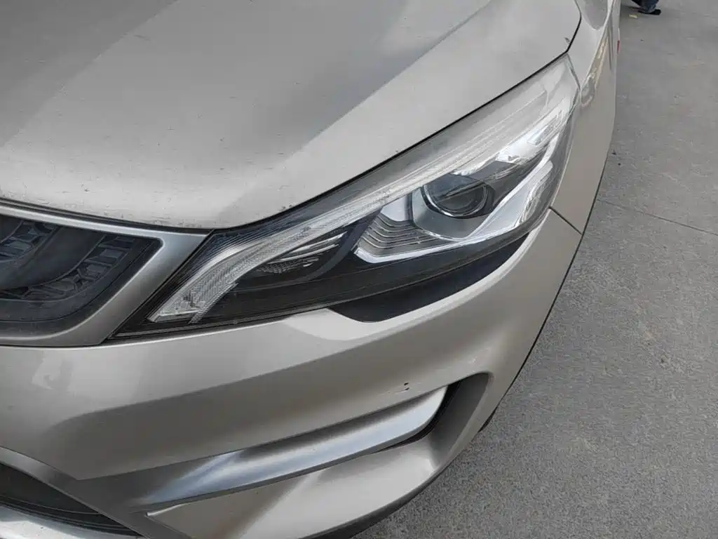 صورة 24 - Geely Emgrand GS