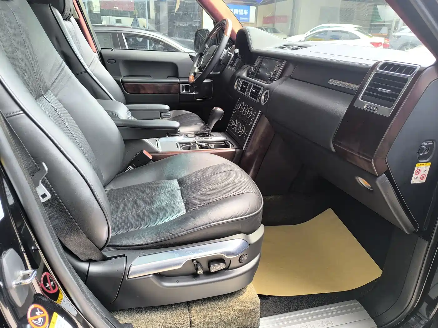 Land Rover Range Rover 2012 5.0 NA V8 фото 6