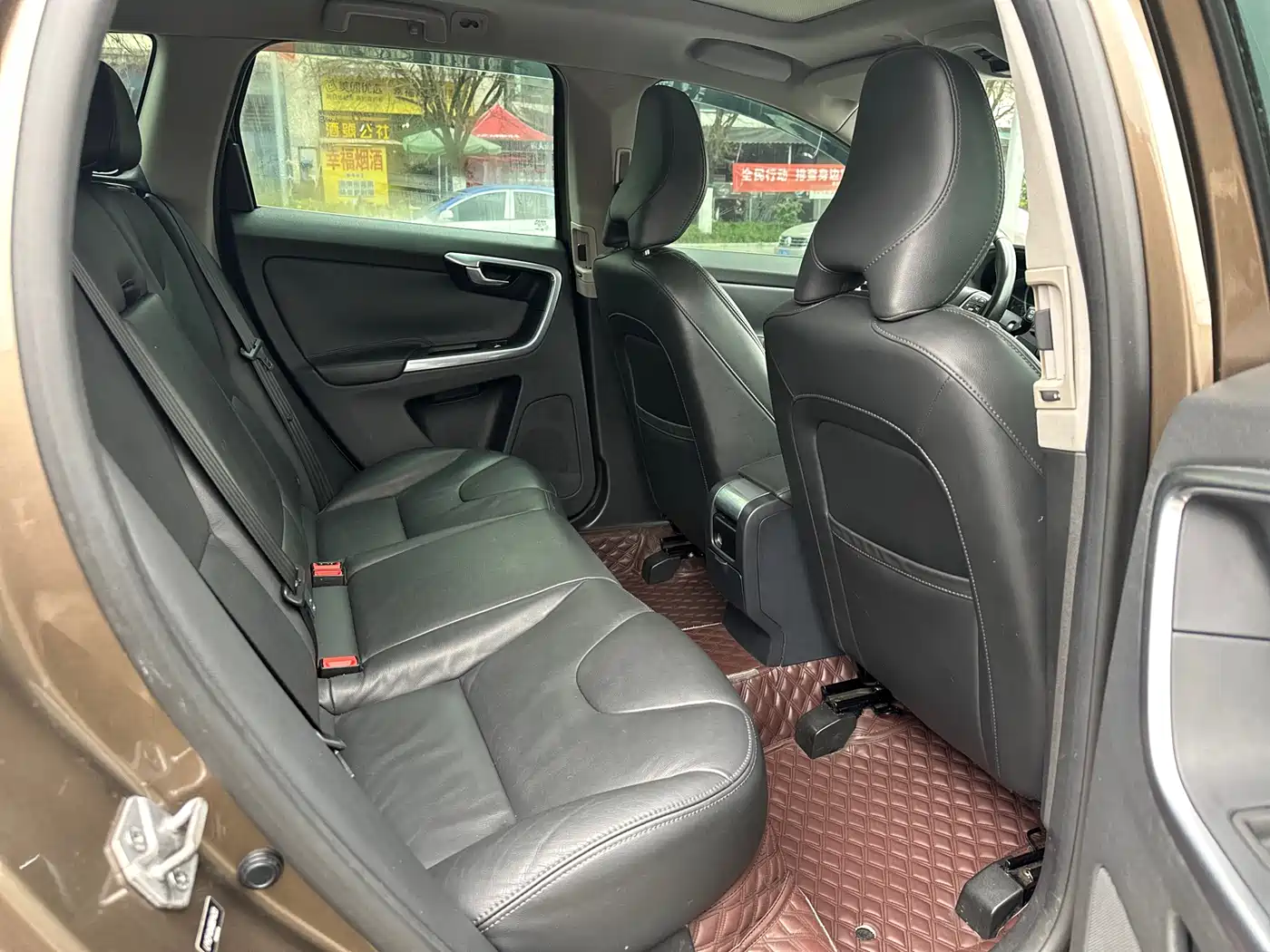 Фото 6 - Volvo XC60