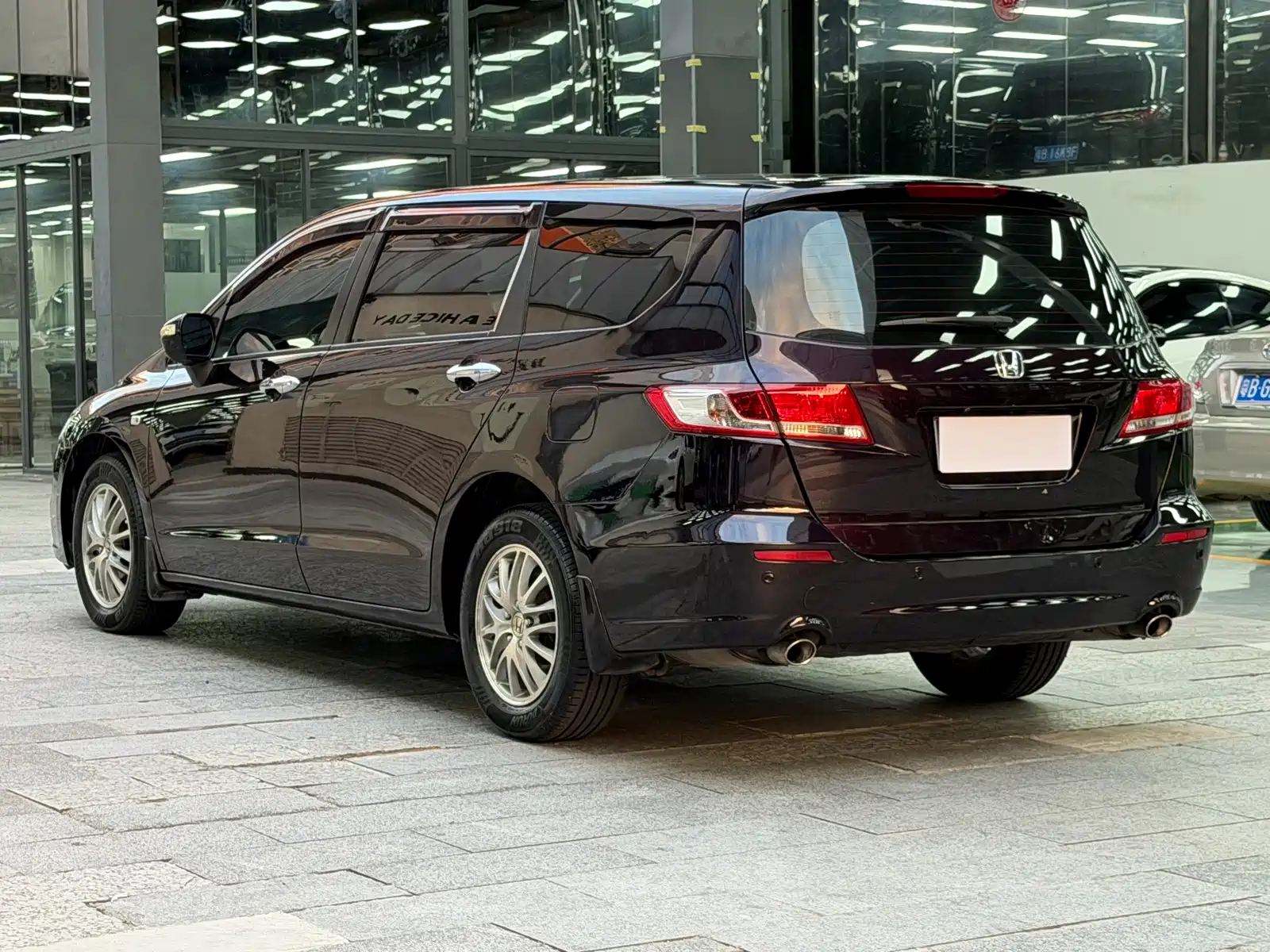 Photo 11 - Honda Odyssey
