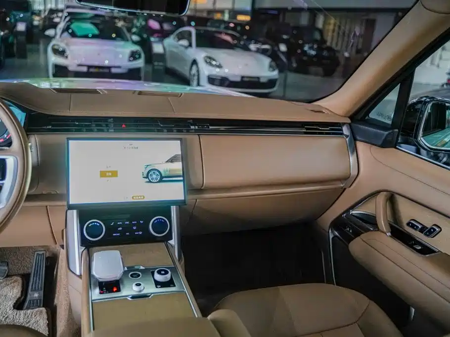 Land Rover Range Rover 2023 4.4 V8 SV Ultimate Genesis Extended Edition фото 22