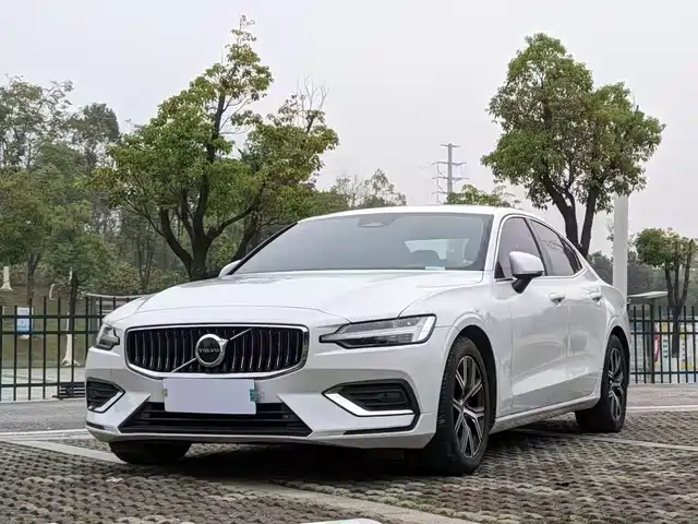 Volvo S60 B4, Смарт Люкс