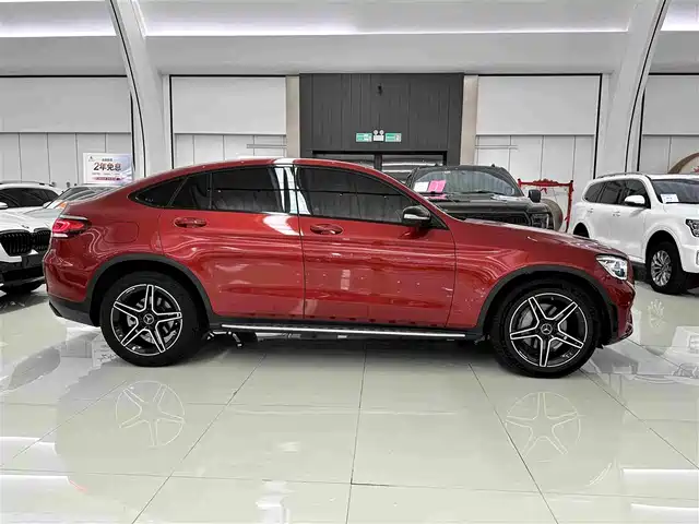 Mercedes-Benz GLC Coupe 2020 GLC 260 4MATIC Coupe SUV — фото 3