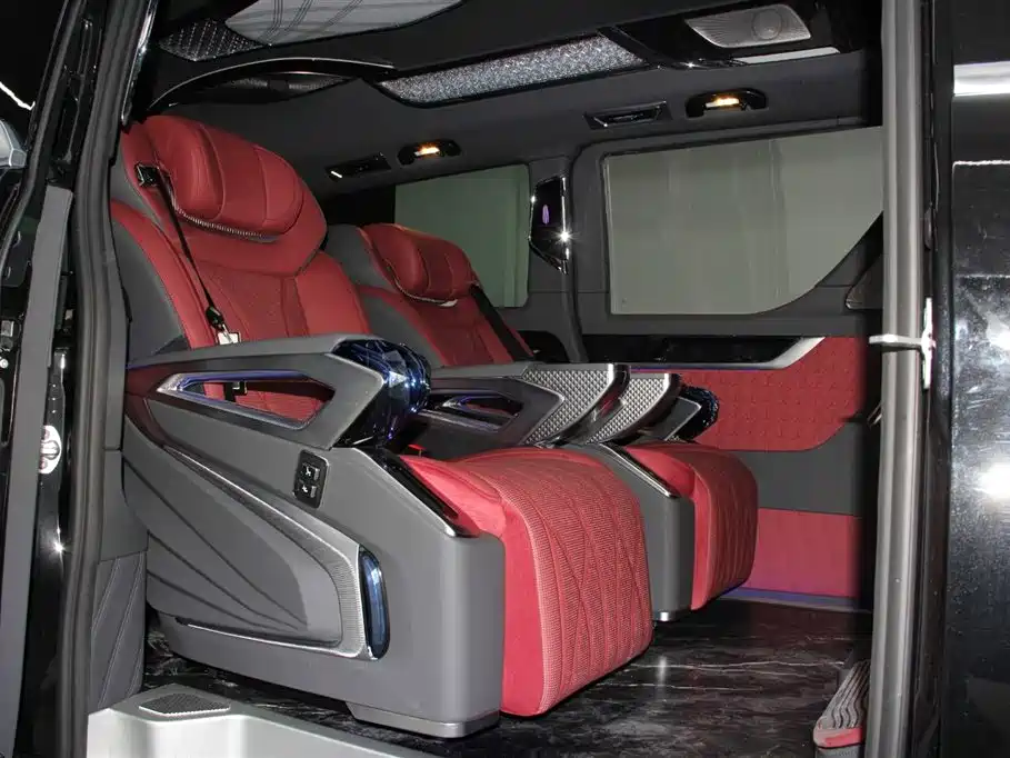Mercedes-Benz Vito 2024 2.0T Business 7-Seater фото 17