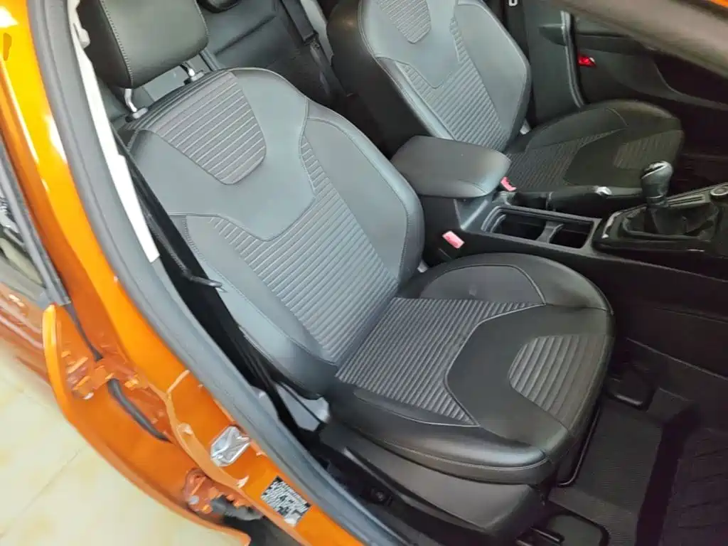 Фото 25 - Ford Focus