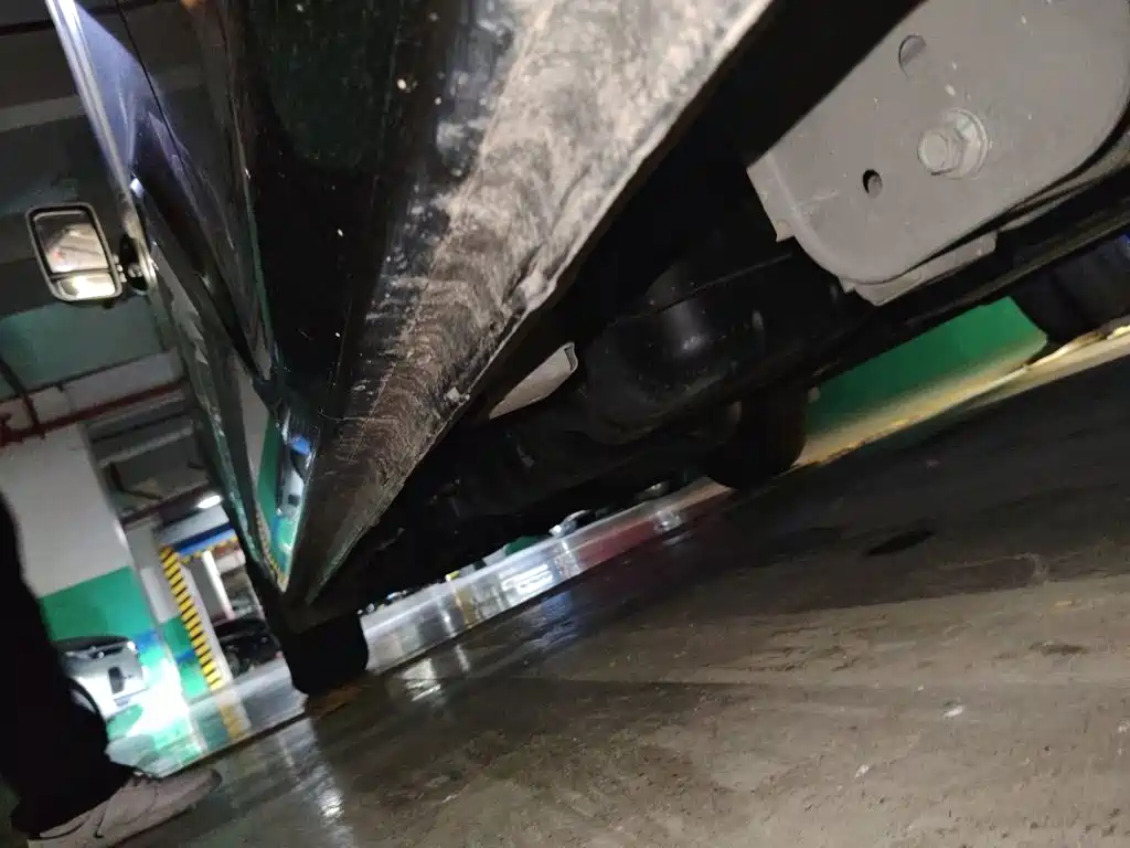 Sinotruk Xianfeng V 2025 2024 Multi-function Version 2.0T Automatic Medium Wheelbase Medium Roof