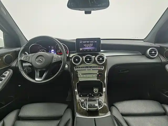 Mercedes-Benz GLC 2017 GLC 260 4MATIC Luxury — фото 5