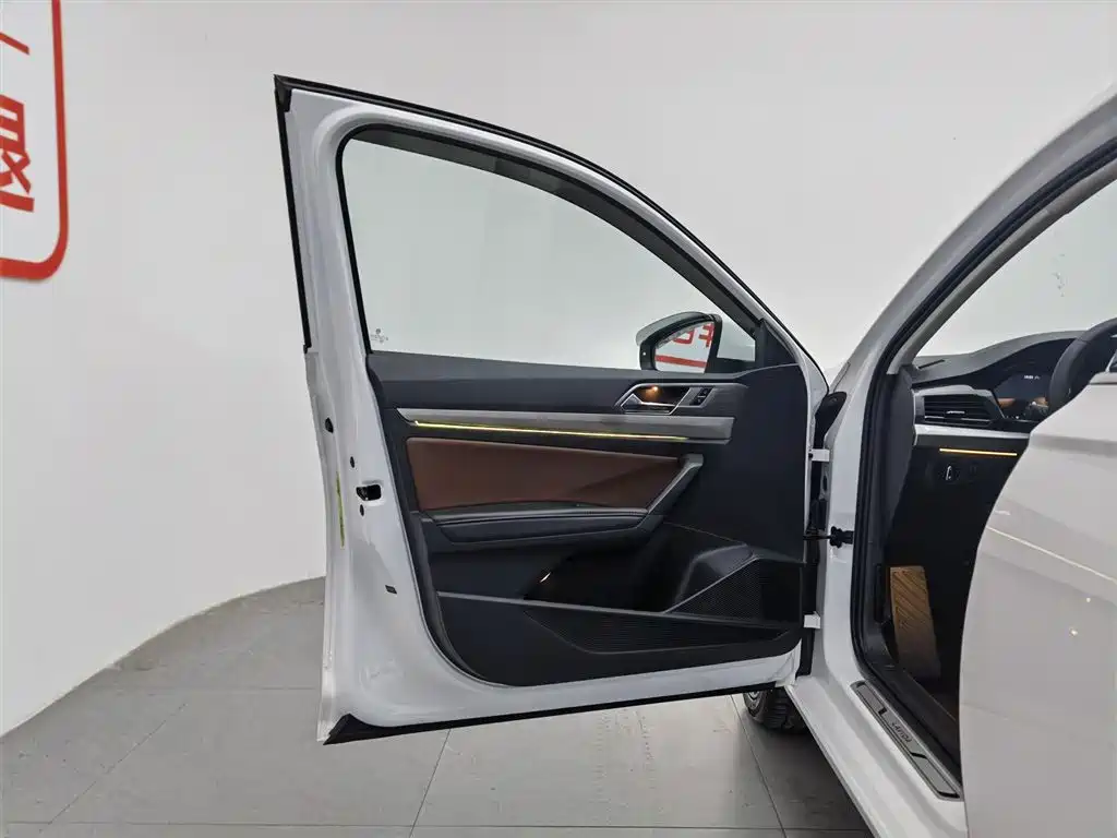 Volkswagen Lavida 2021 280TSI DSG Luxury Edition фото 8
