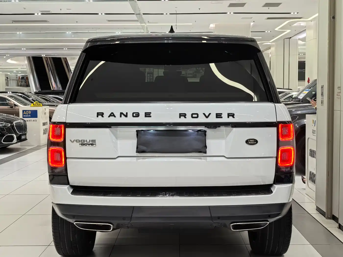 Land Rover Range Rover 2019 3.0 SC V6 Heritage Extended Edition фото 14