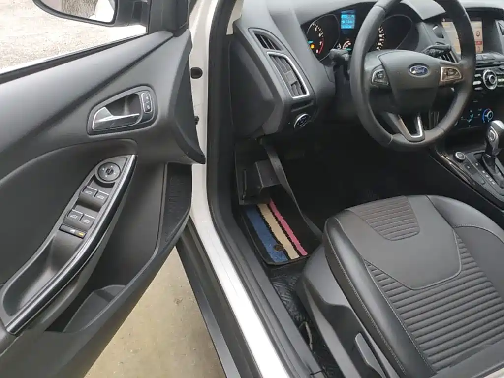 Ford Focus 2020 2020 Hatchback Classic 1.5L Auto Trend