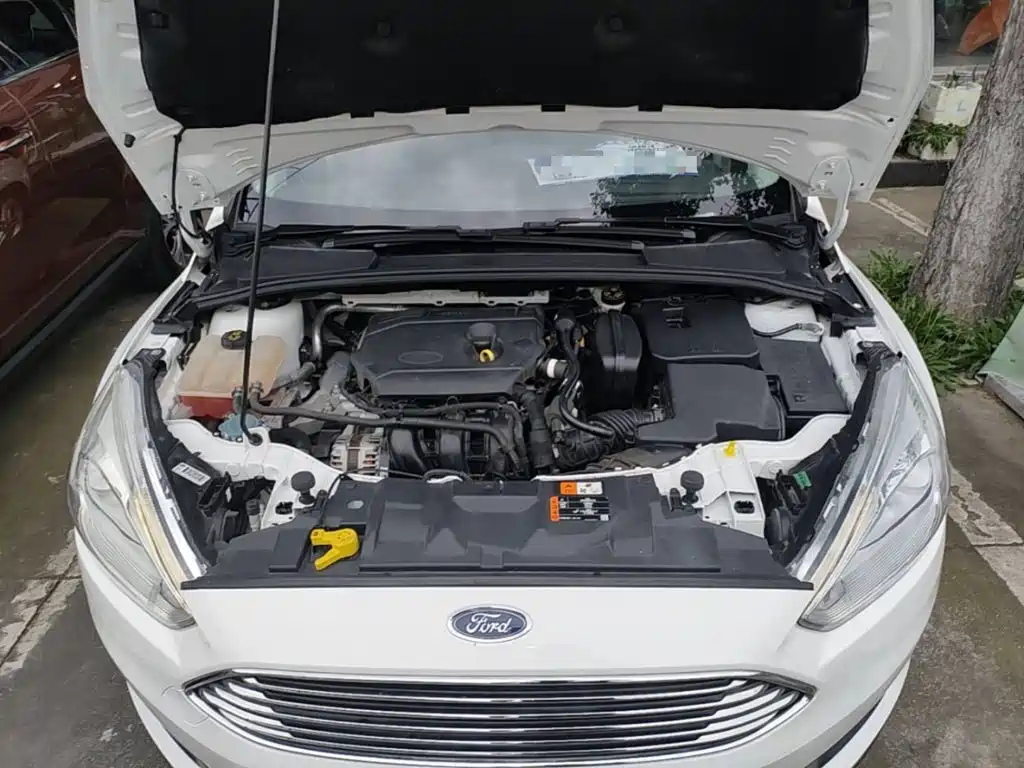 Фото 20 - Ford Focus