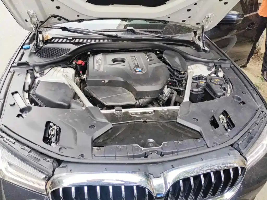Фото 3 - BMW 5 Series