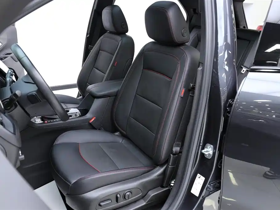 Chevrolet Equinox 2022 Mild Hybrid 550T RS 4WD Intelligent Defense Edition фото 7