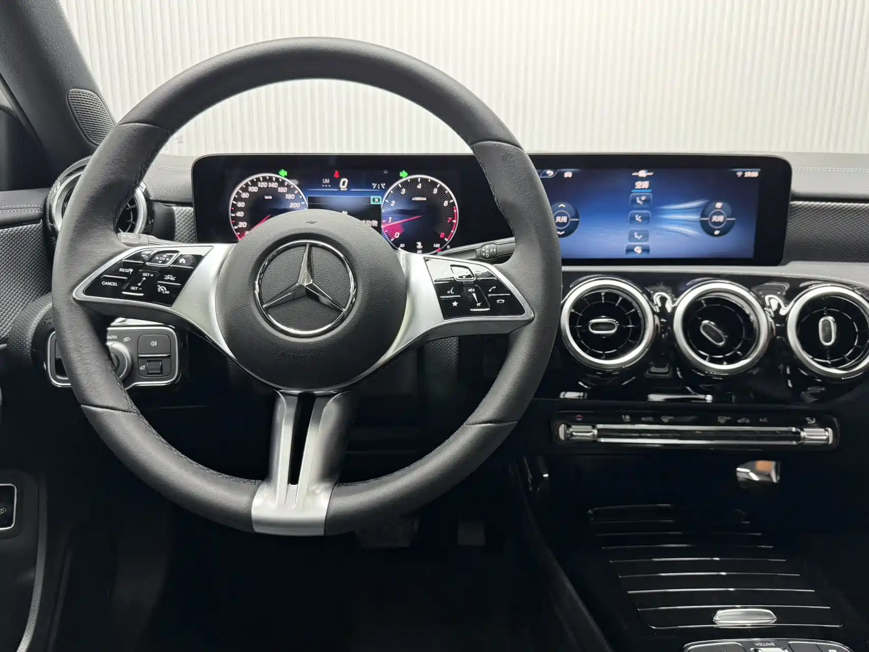 صورة 13 - Mercedes-Benz A-Class