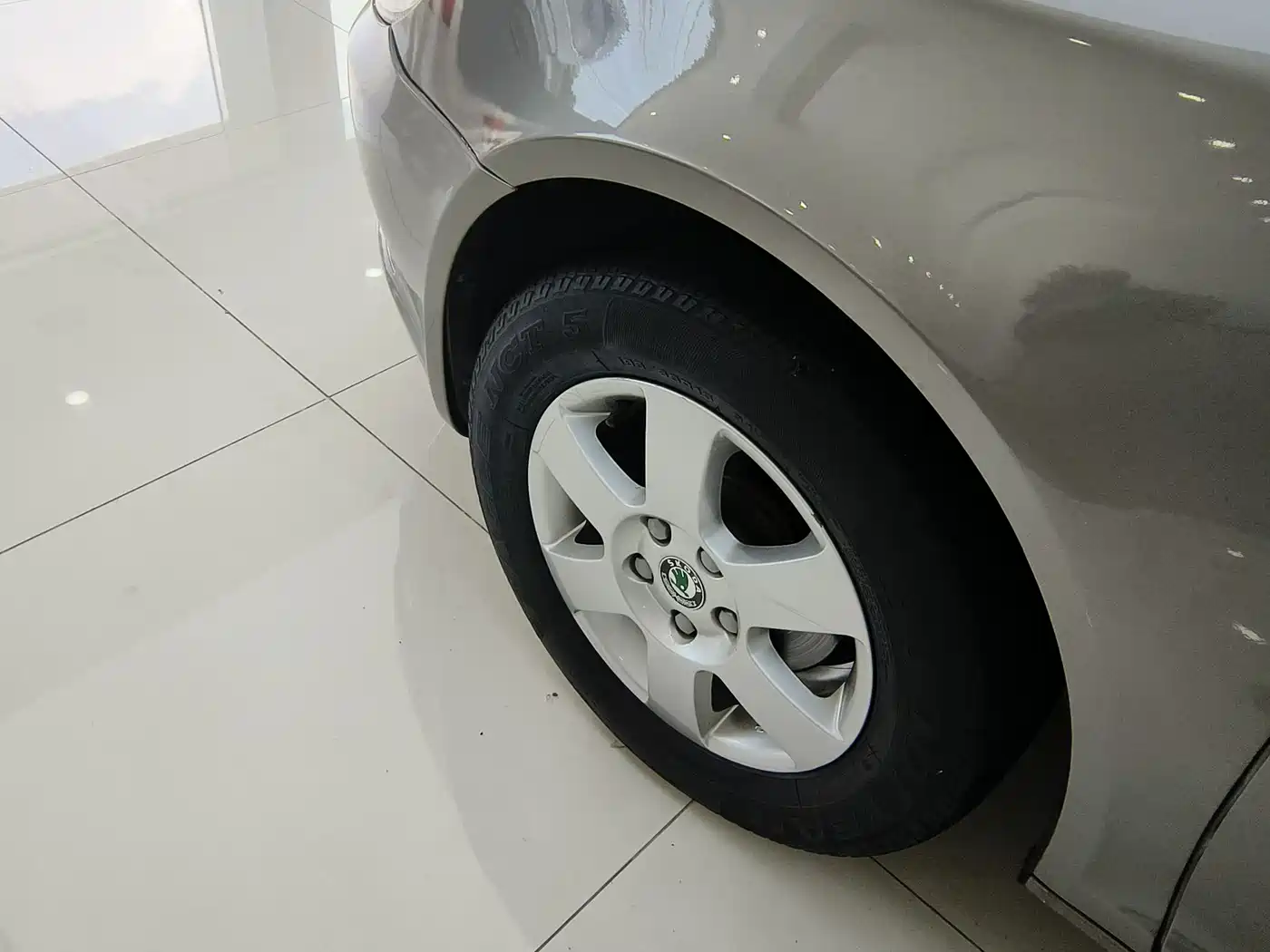 Škoda Octavia 2012 1.6L Automatic Yijie Edition фото 27