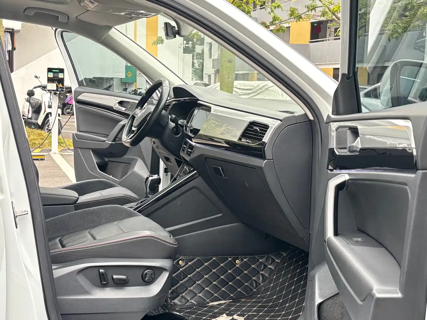 Volkswagen Tayron 2020 330TSI 2WD Luxury Smart Edition фото 13