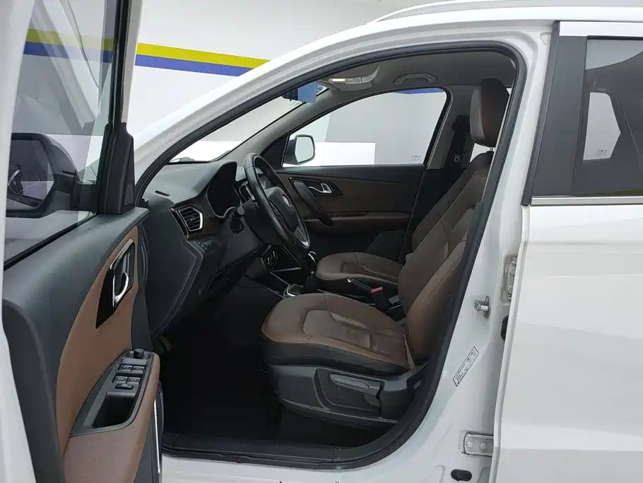 FAW Senya R7 2017 2016 1.6L Manual Luxury