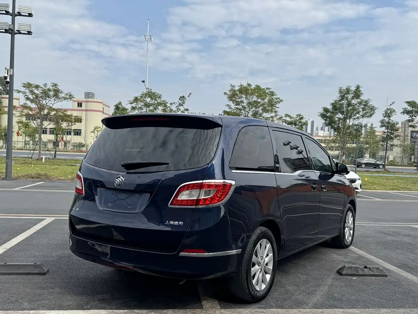 Buick GL8 2013 2.4L CT Luxury Business Comfort Edition фото 3