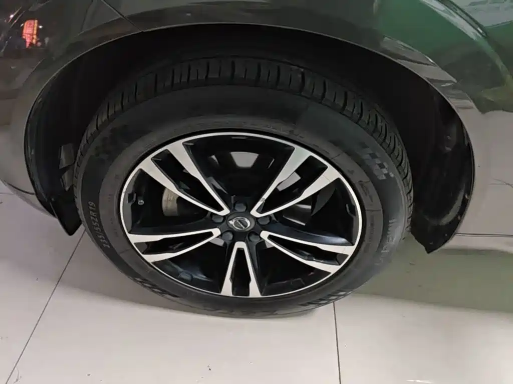 Фото 23 - Volvo XC60