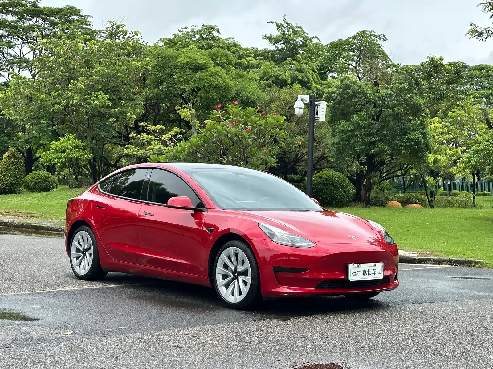 Фото 3 - Tesla Model 3